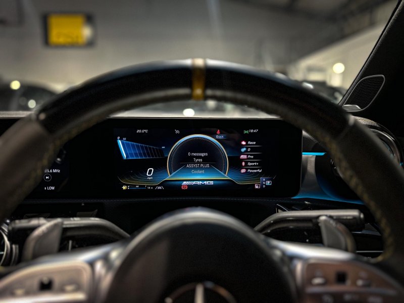 MERCEDES-BENZ CLA