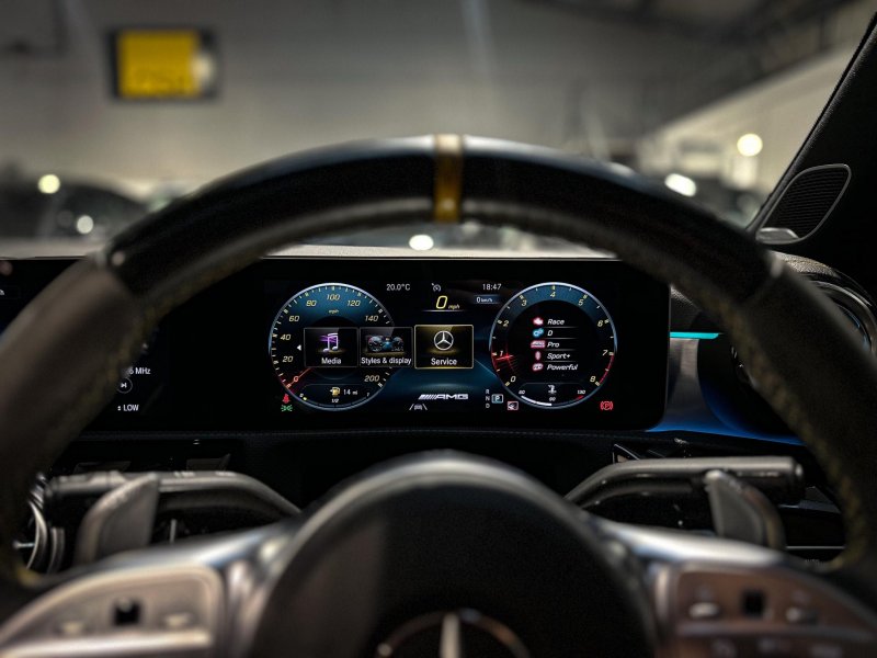 MERCEDES-BENZ CLA