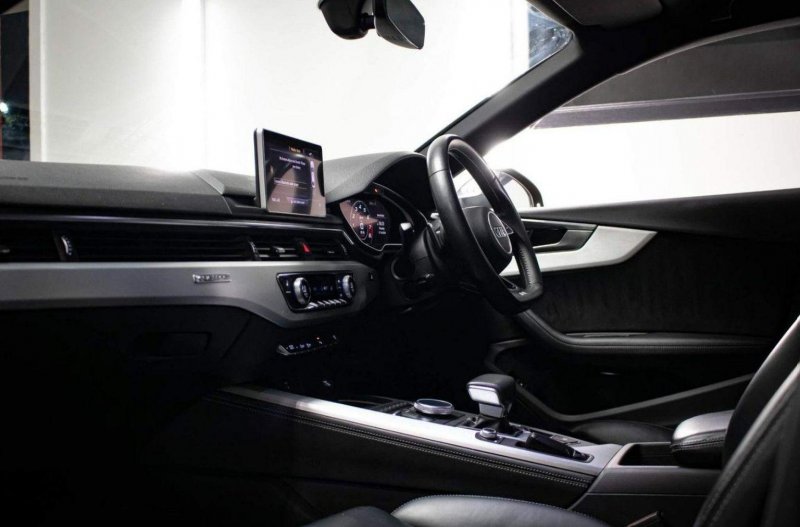 AUDI S5