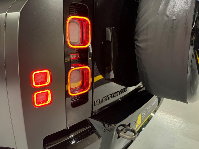 LAND ROVER DEFENDER 110