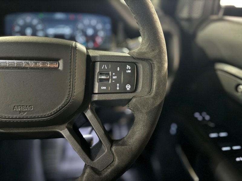 LAND ROVER DEFENDER 110