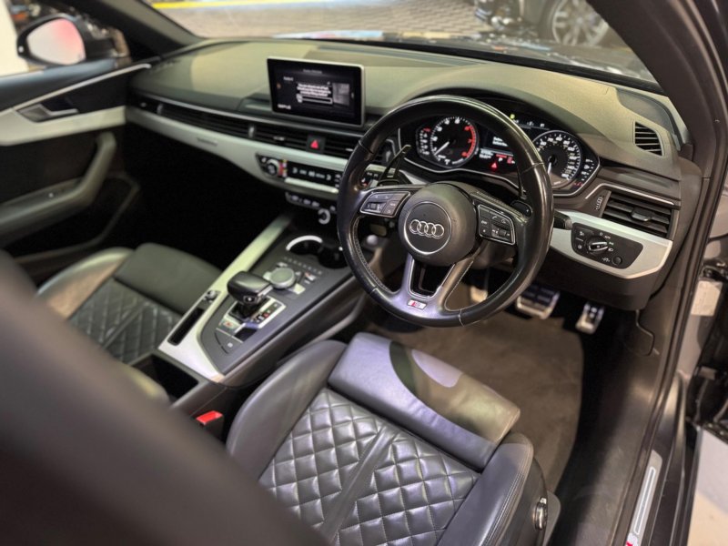 AUDI S4