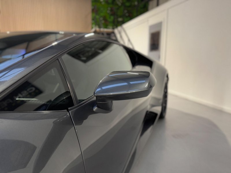 LAMBORGHINI HURACAN