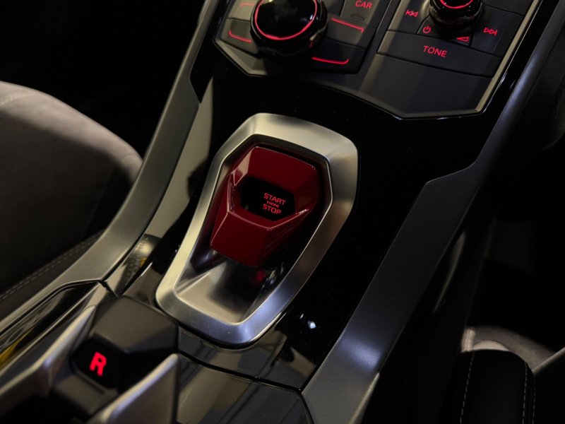 LAMBORGHINI HURACAN