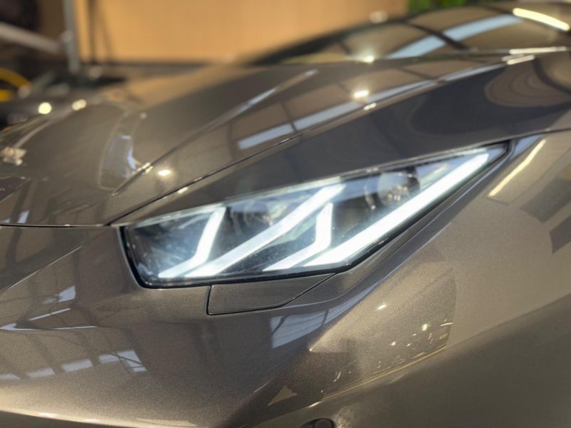 LAMBORGHINI HURACAN