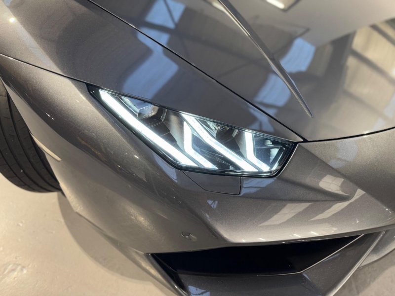 LAMBORGHINI HURACAN