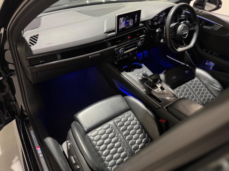 AUDI RS4