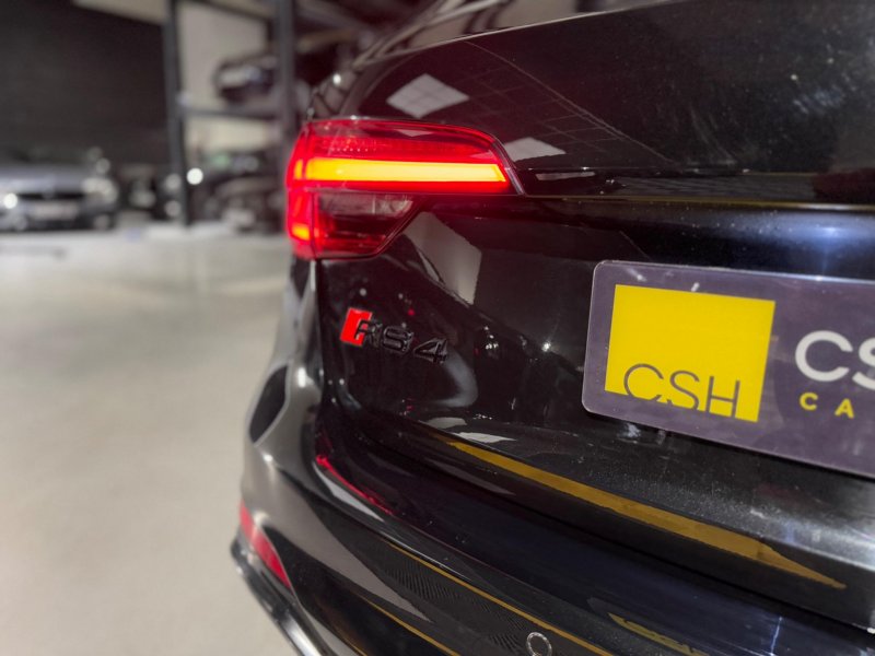 AUDI RS4