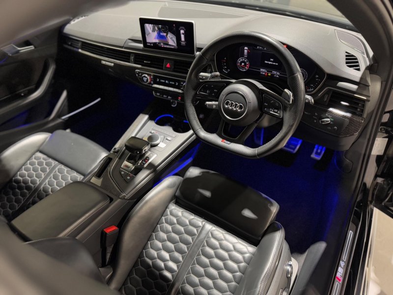 AUDI RS4