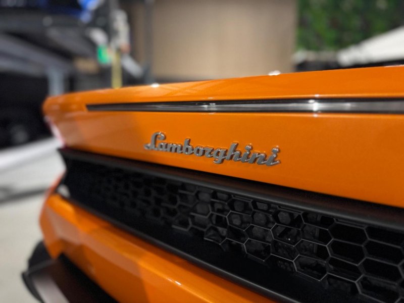 LAMBORGHINI HURACAN