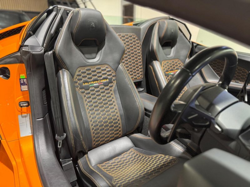 LAMBORGHINI HURACAN