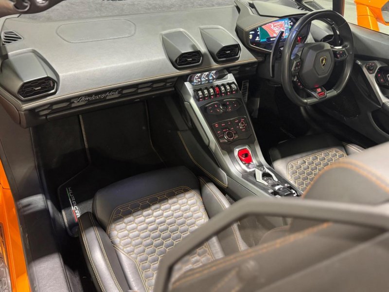 LAMBORGHINI HURACAN