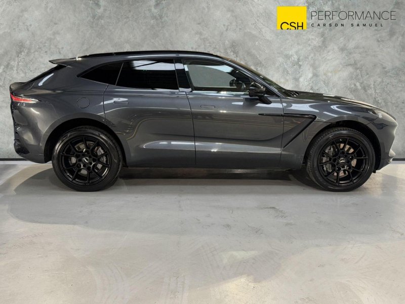 ASTON MARTIN DBX