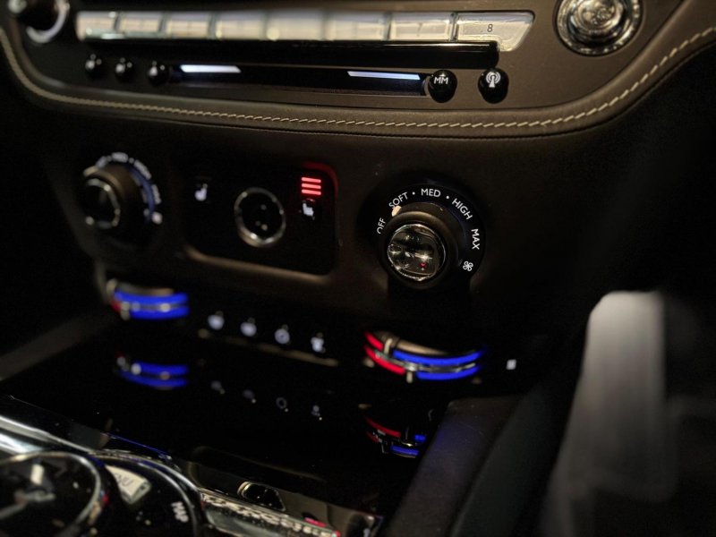 ROLLS-ROYCE WRAITH