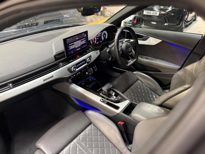 AUDI S4