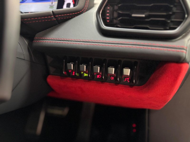LAMBORGHINI HURACAN