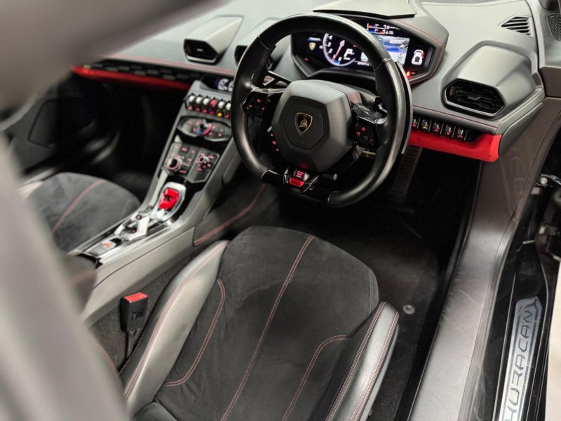 LAMBORGHINI HURACAN