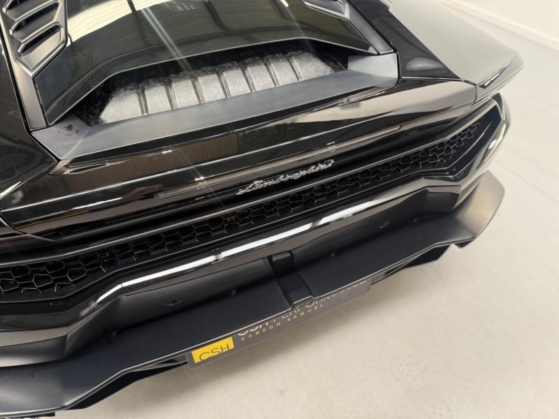 LAMBORGHINI HURACAN