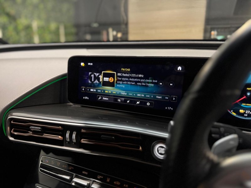 MERCEDES-BENZ EQC