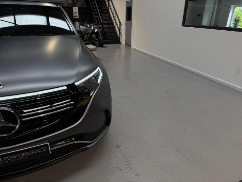 MERCEDES-BENZ EQC