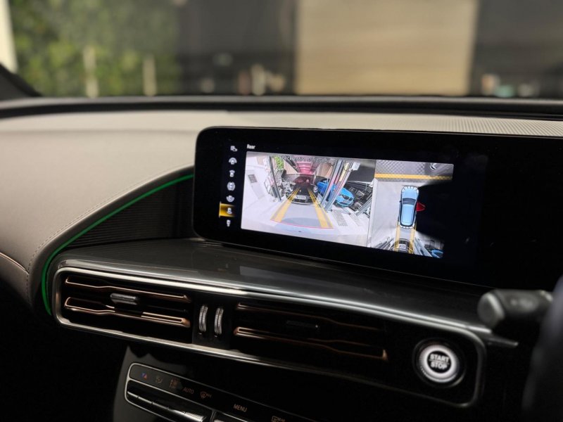 MERCEDES-BENZ EQC