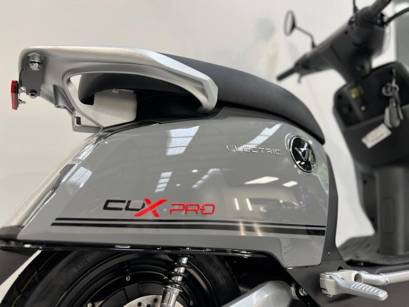 VMOTO SUPER SOCO CUX